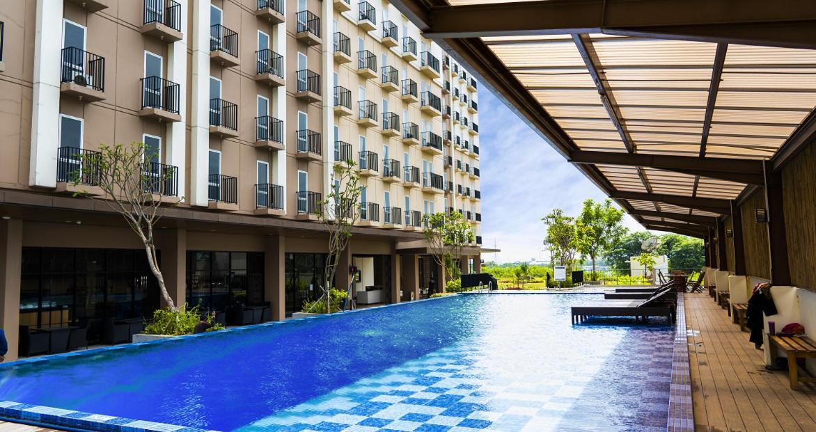 Azalea Suites Cikarang By Jayakarta Group Bekasi Buitenkant foto