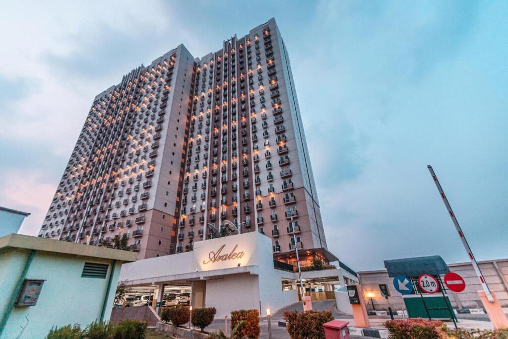 Azalea Suites Cikarang By Jayakarta Group Bekasi Buitenkant foto