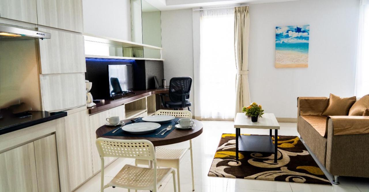 Azalea Suites Cikarang By Jayakarta Group Bekasi Buitenkant foto